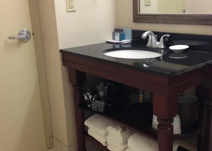 Hampton Medical Center Hotel